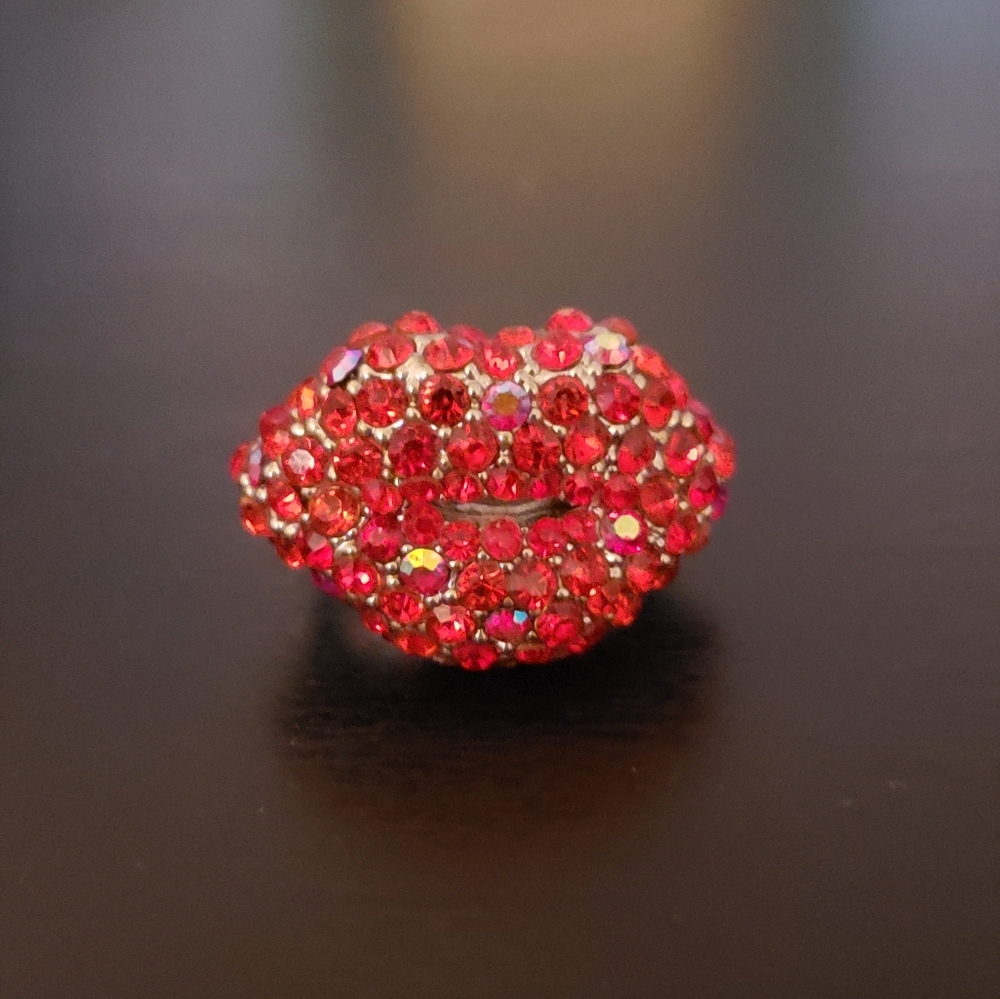 Chunky Lip Ring Sz 7.5 Free W/ $20+ Purchase